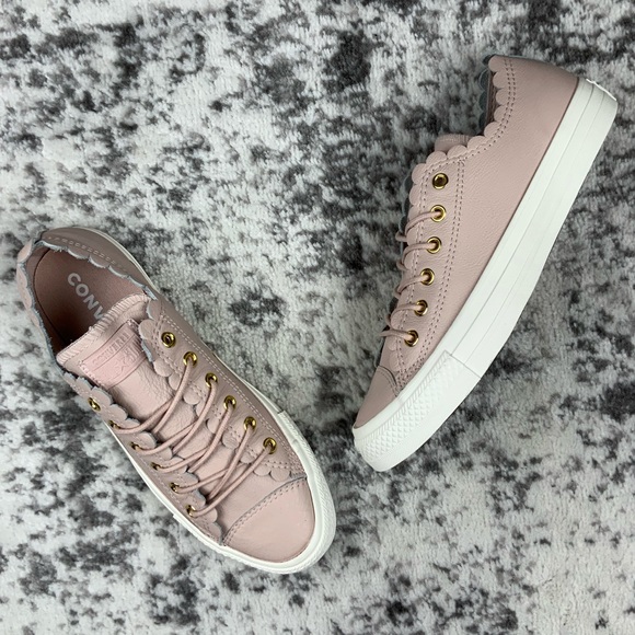 converse ctas ox ruffle